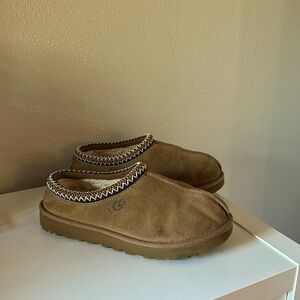 Tasman uggs used color chestnut